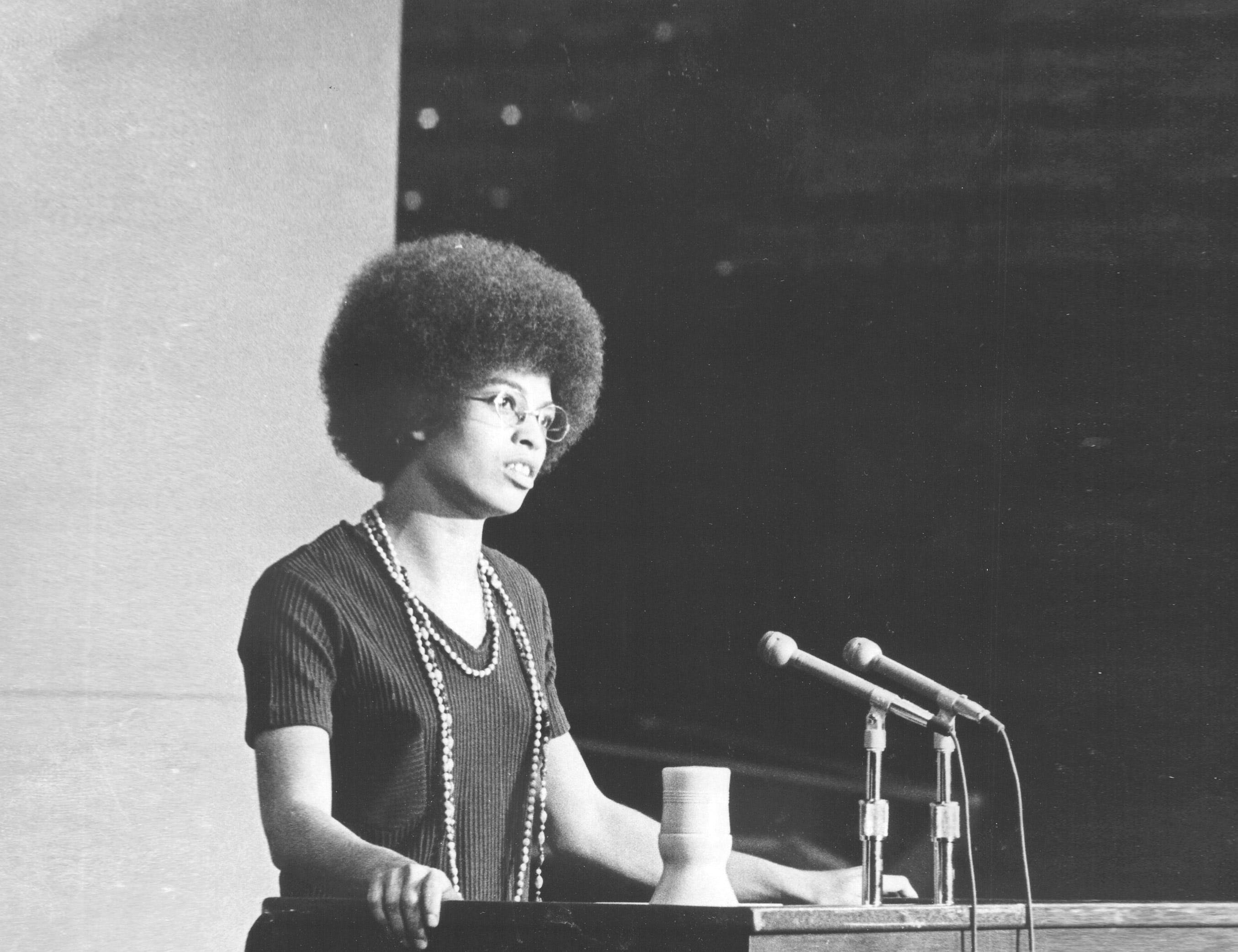 Angela Yvonne Davis